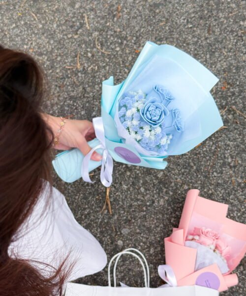 Signature Blue Rose Garden Bouquet